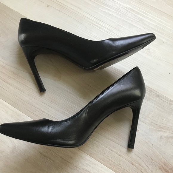 Stuart Weitzman Nouveau Pointed Toe Pumps - Picture 4 of 8
